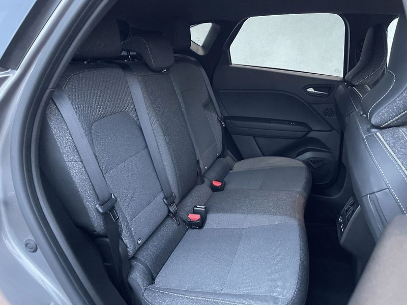 Renault Captur (2025) TECHNO 1,3TCe 160k EDC - fotka 10 z 25