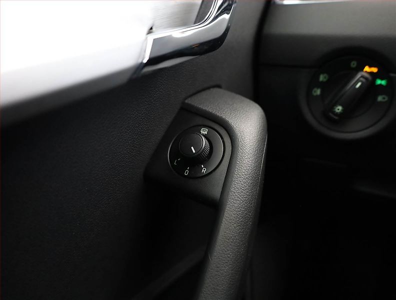 Škoda Octavia (2017) 1.4 TSI, Automat, Navi - fotka 18 z 20