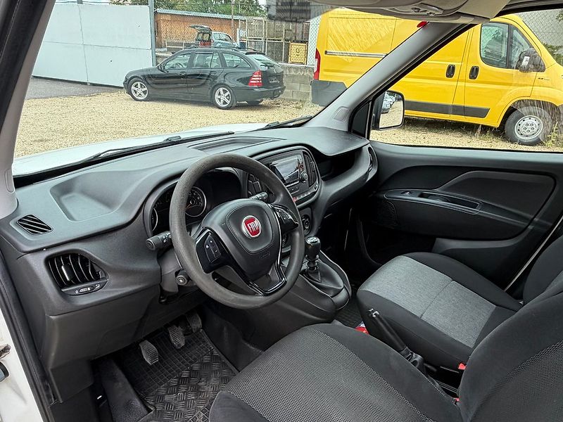 Fiat Dobló 1.6MTJ *77kW*1.Maj*Prav.Servis - fotka 15 z 26