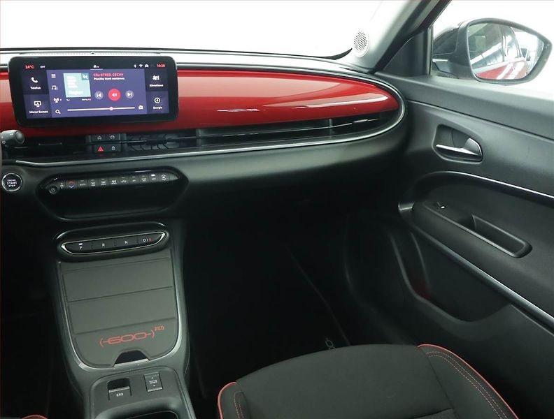 Fiat 600 (2023) (RED) 54 kWh, SoH 95% - fotka 8 z 18