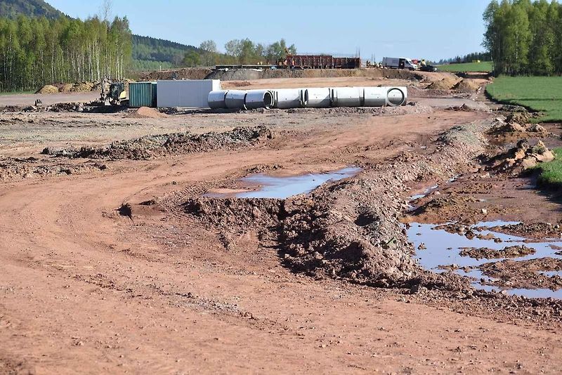 Stavba dálnice D11 v Královci 28. dubna 2025.