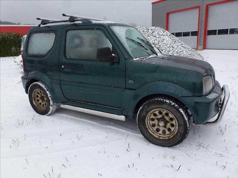 Suzuki Jimny 1,3 16v 4x4 Off Road, Na oprav - fotka 5 z 29