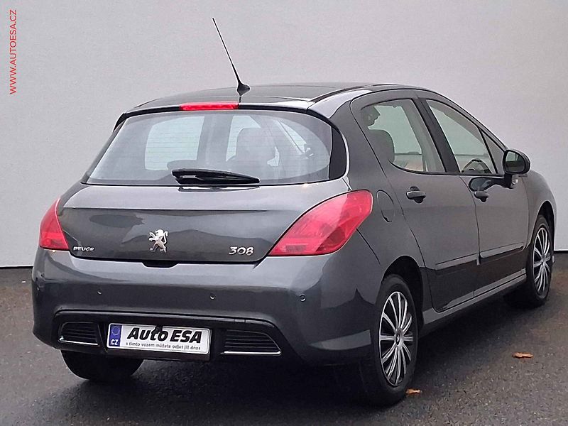 Peugeot 308 (2008) 1.6HDI, Navi, panor - fotka 4 z 14