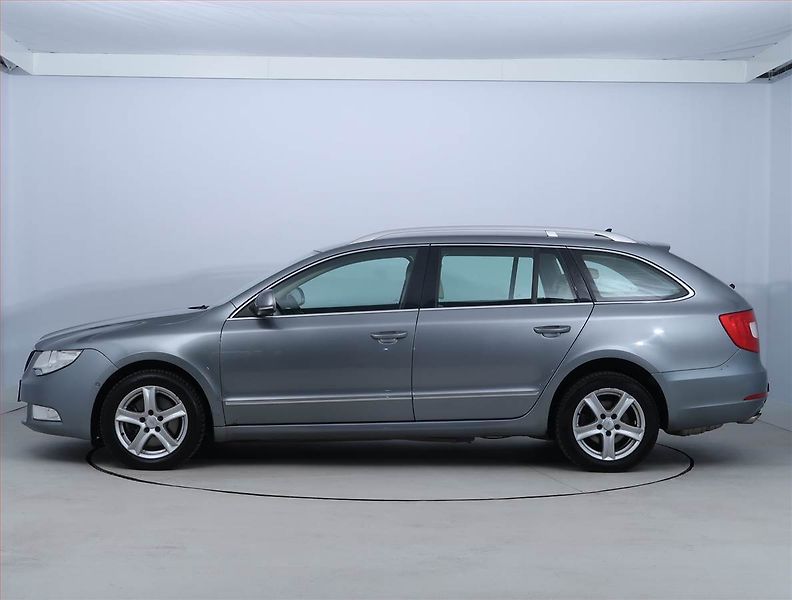 Škoda Superb (2009) Elegance 2.0 TDI, 4X4 - fotka 3 z 20