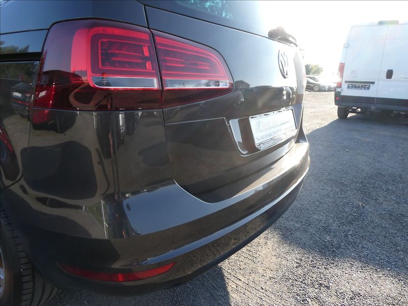 Volkswagen Sharan 2,0 TDi HIGHLINE, rezervace - fotka 11 z 50