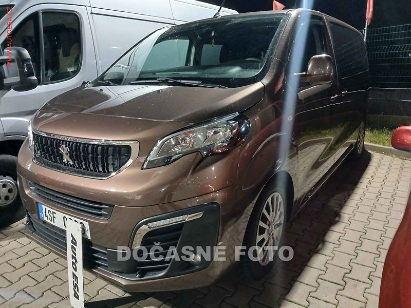 Peugeot Traveller (2018) 2.0HDi L2 8míst, ČR, navi - fotka 1 z 3