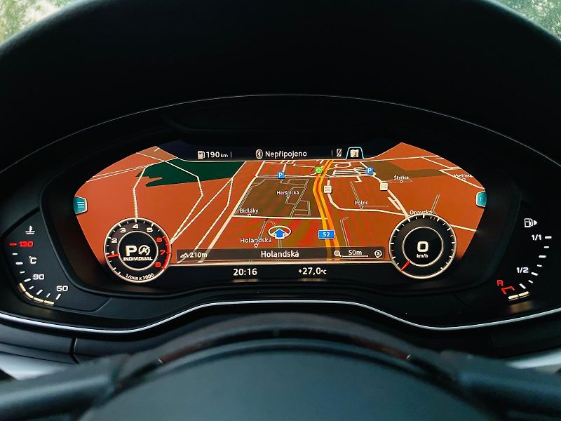 Audi A5 2.0i 140KW AUT KAMERY VÝHŘEV - fotka 49 z 52