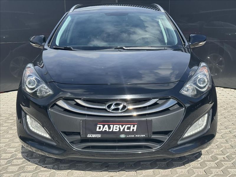 Hyundai i30 1,6 CRDI Premium AT ČR - fotka 4 z 28