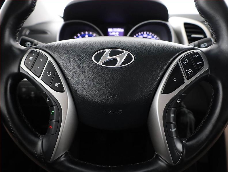 Hyundai i30 (2016) 1.6 MPI, Serv.kniha, Tempomat - fotka 8 z 19