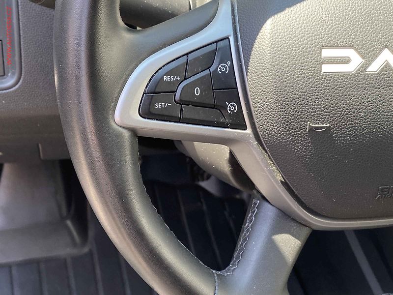 Dacia Duster (2023) 1.5dCi 4x4, 1.maj,ČR, LED - fotka 14 z 20