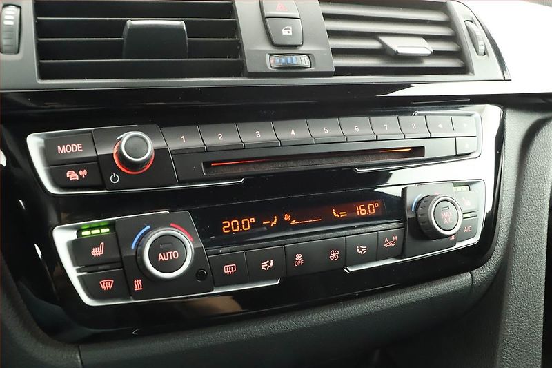 BMW Řada 4 (2018) M Paket 420d, 4X4, Automat - fotka 18 z 19
