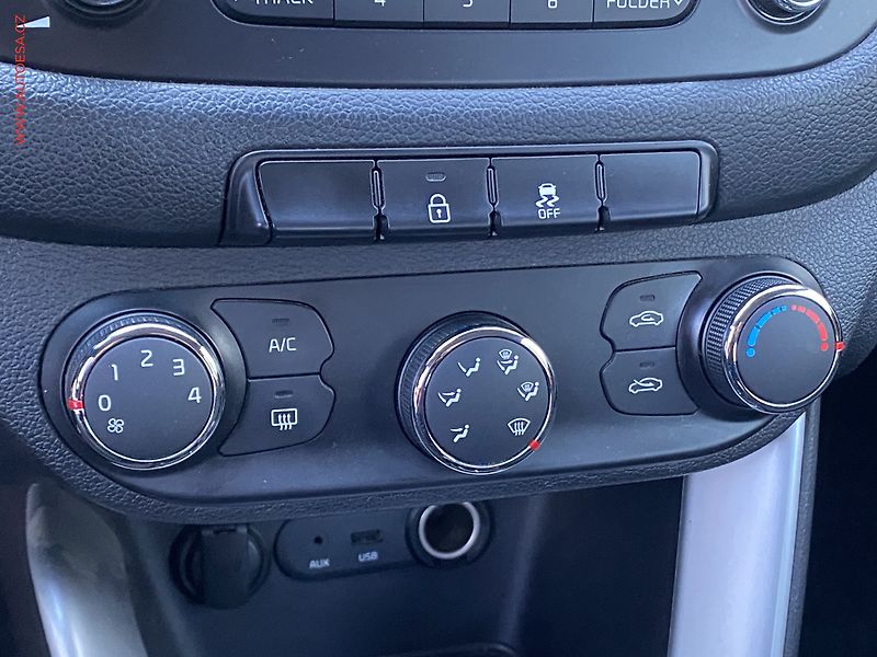 Kia Ceed (2013) 1.4CVVT, Edition, AC, tempo - fotka 14 z 16