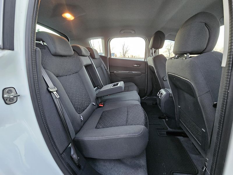 Peugeot 3008 (2016) 1.2 - 96kW, NOVÉ ROZVODY - fotka 37 z 50