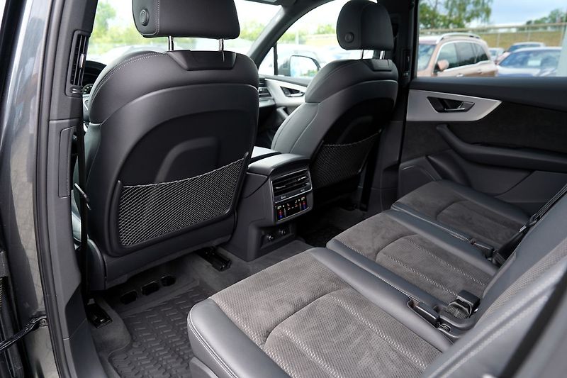 Audi Q7 50 TDI/Q/360/22/Sline/DPH - fotka 36 z 48