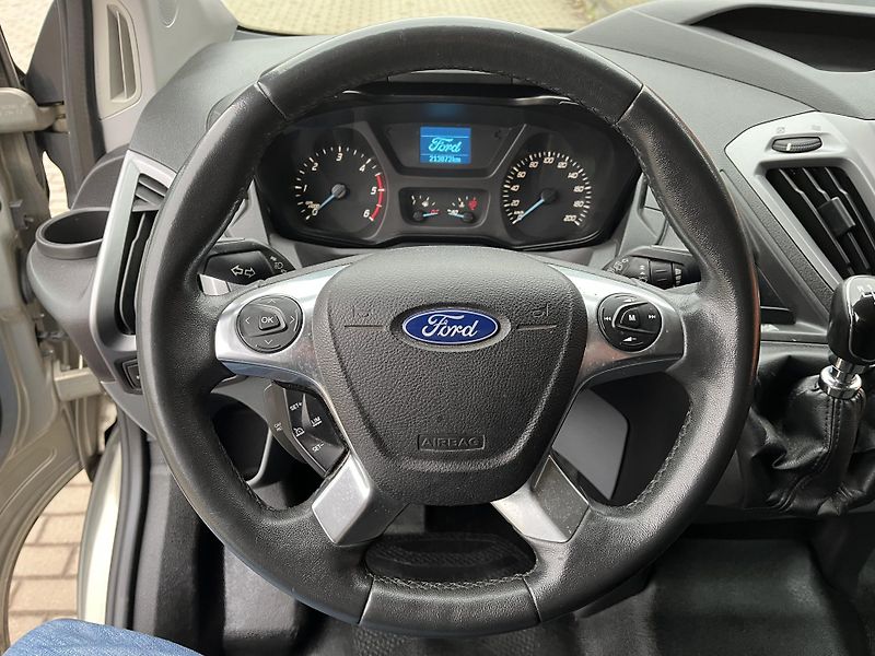 Ford Tourneo Custom 2.2 TDCi 9 Míst - fotka 23 z 30