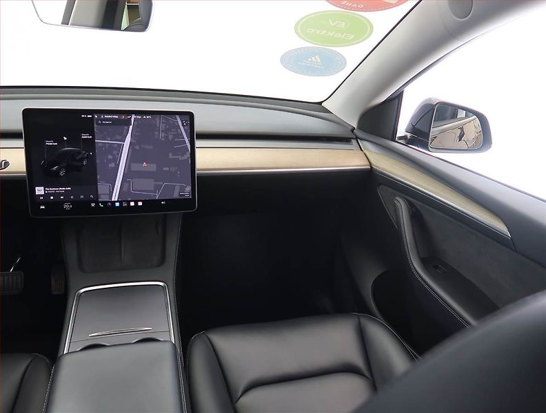 Tesla Model Y (2022) RWD LFP 60kWh, SoH 95% - fotka 8 z 33