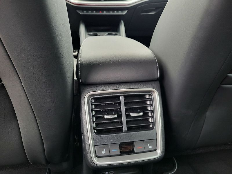 Škoda Elroq Sportline 85 82kWh 210kW - fotka 34 z 35