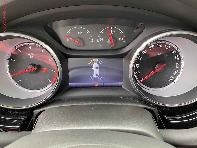 Opel Astra (2015) 1.4 SiDi, Innovation, LED, - fotka 17 z 19