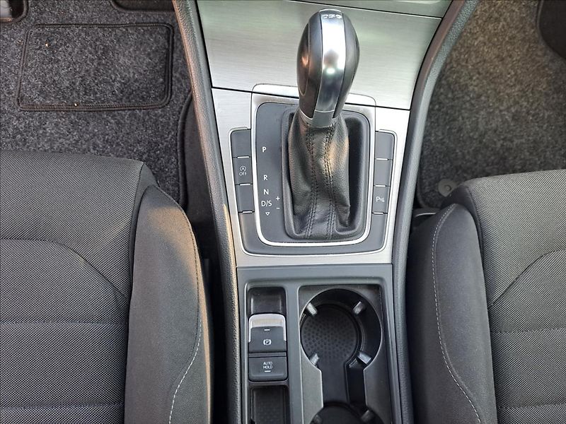 Volkswagen Golf 1,2 TSI DSG - fotka 14 z 16