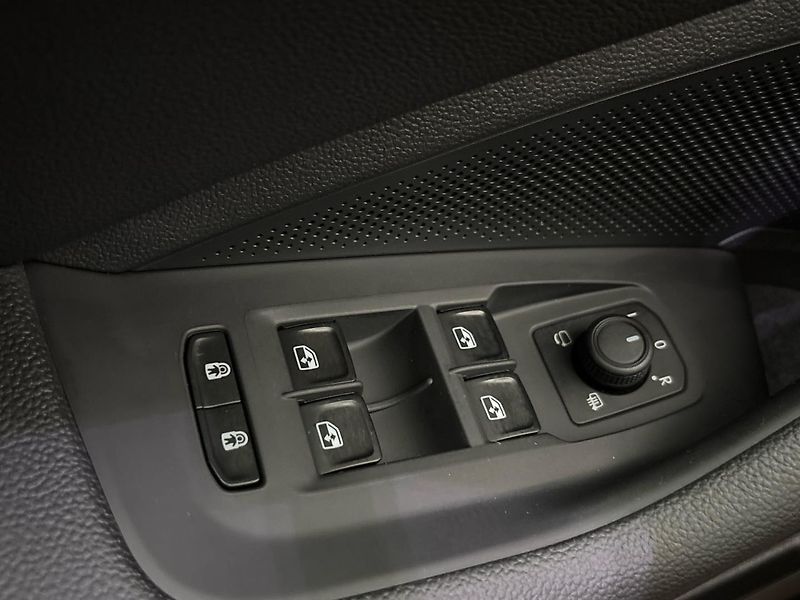 Škoda Superb L&K DSG - fotka 21 z 31
