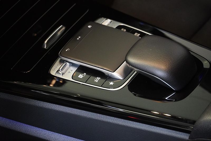 Mercedes-Benz CLA 200d,AMG,ČR,DPH,Kamera,Keyless - fotka 16 z 33