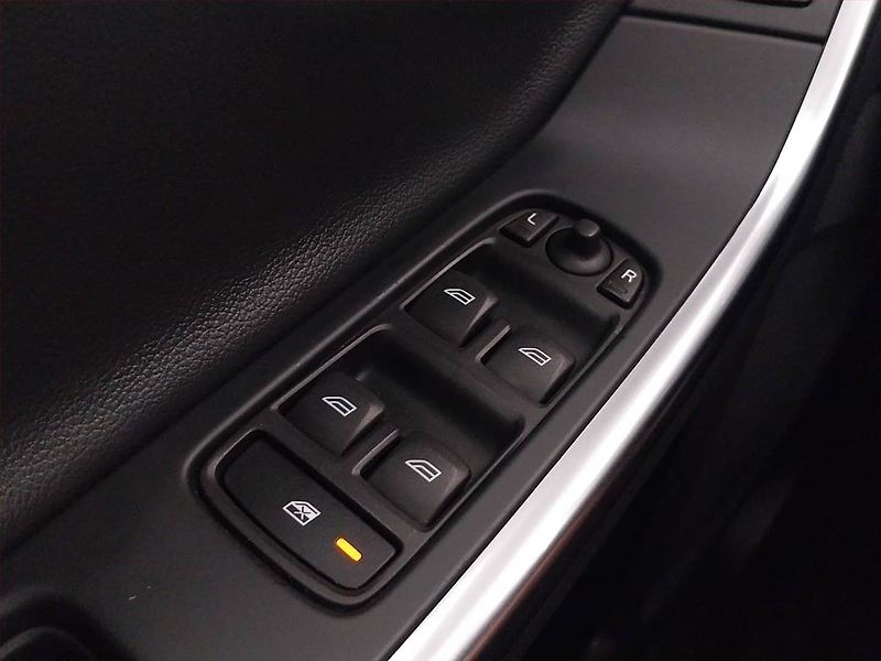 Volvo V60 (2015) D3 2.0, Automat, Navi - fotka 19 z 20