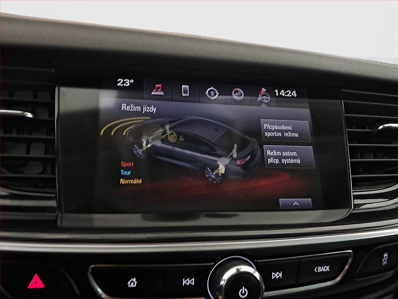 Opel Insignia (2018) 2.0 Turbo 4x4, 4X4, Automat - fotka 18 z 19