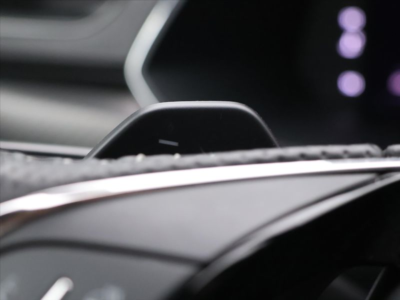 Škoda Superb 2,0 TDI 147kW DSG CZ Sportline - fotka 17 z 32