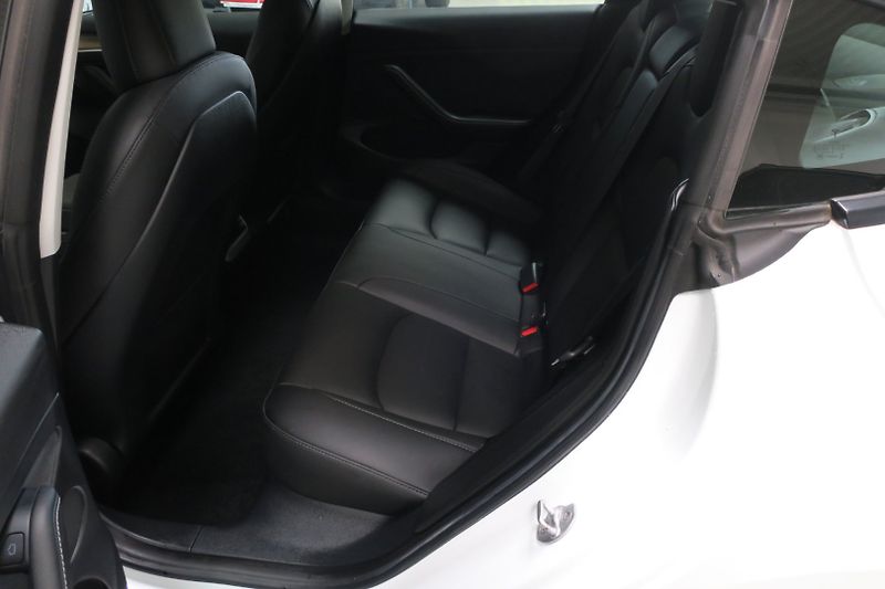 Tesla Model 3 (2023) Long Range Dual Motor SOH 97% - fotka 40 z 48