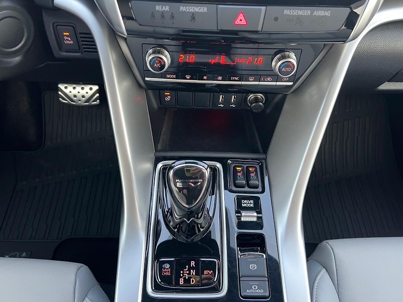 Mitsubishi Eclipse Cross (2024) INSTYLE 2.4 PHEV TAŽNÝ DPH CZ - fotka 11 z 30