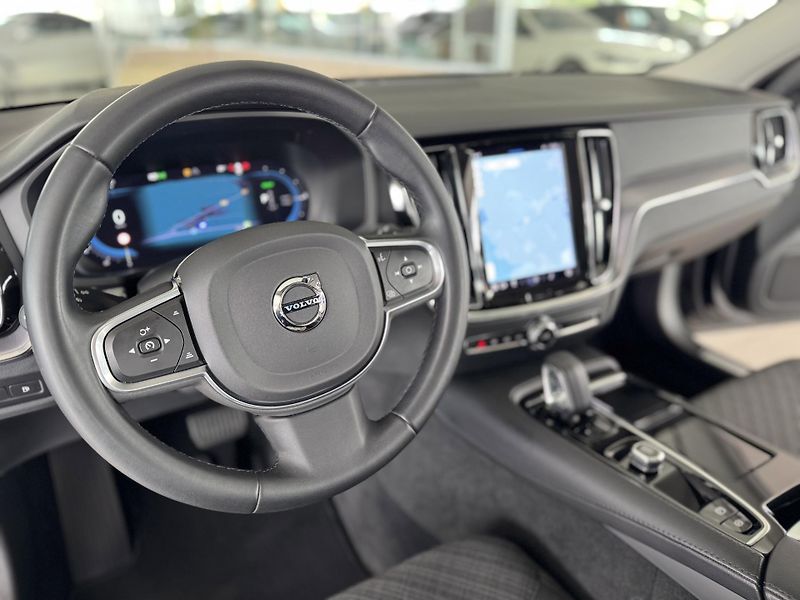 Volvo V60 T6 AWD Recharge*REZERVACE! - fotka 10 z 38