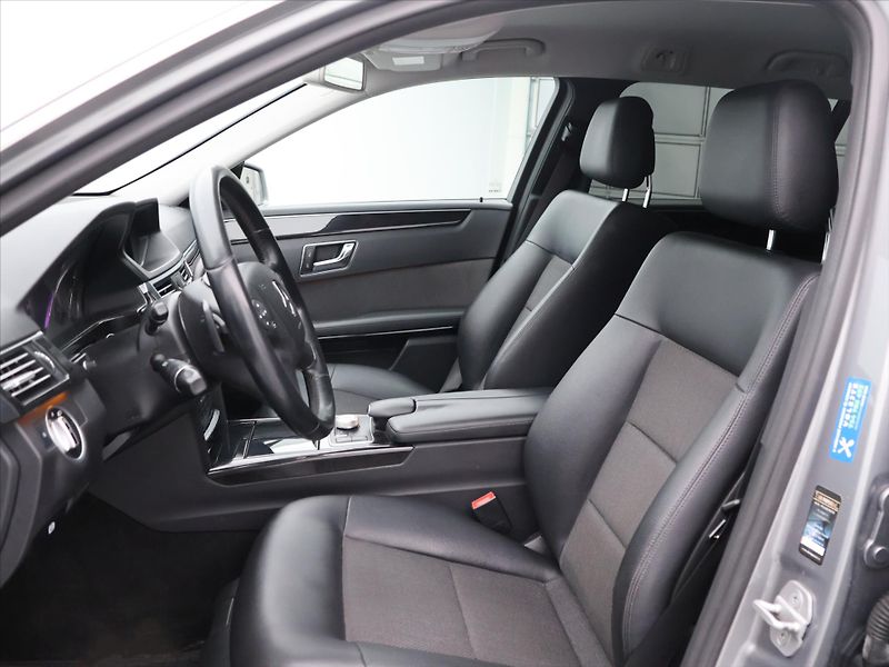 Mercedes-Benz Třídy E 3,0 350CDI 170kW Avantgarde - fotka 13 z 40