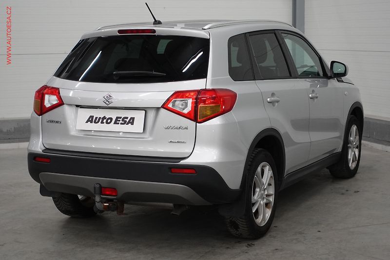 Suzuki Vitara (2016) 1.6 DDiS 4x4, AC, TZ, navi - fotka 4 z 25