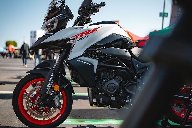 Benelli TRK 902 STRADALE SKLADEM   0,9 - fotka 4 z 11