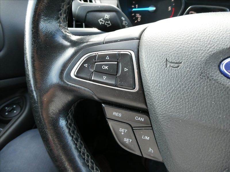 Ford Kuga 2,0 TDCi 110kW Panorama,naviga - fotka 34 z 45