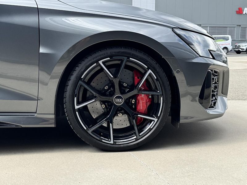 Audi RS 3 (2024) Sportback 2,5 TFSI quattro 294 - fotografie inzerátu