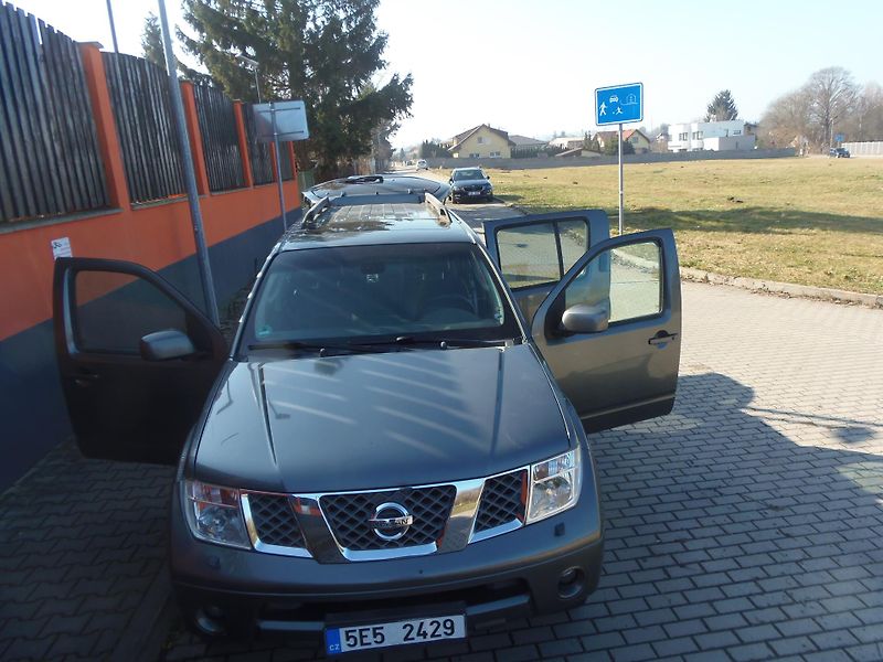 Nissan Pathfinder (2005) 2.5 DCi 4x4 redukce tažné 3t - fotka 11 z 16