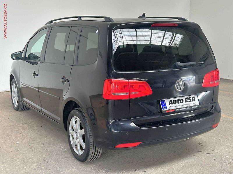 Volkswagen Touran (2011) 1.6 TDi, 2.maj, DSG, navi - fotka 6 z 16