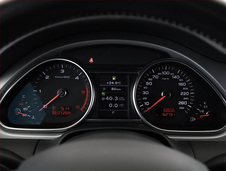 Audi Q7 (2011) S-Line 3.0 TDI, 4X4, Automat - fotka 9 z 20