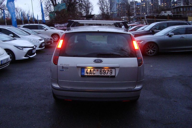 Ford Focus (2007) 1.6i,ČR,Pravid.serv.STK 5/2027 - fotka 53 z 54
