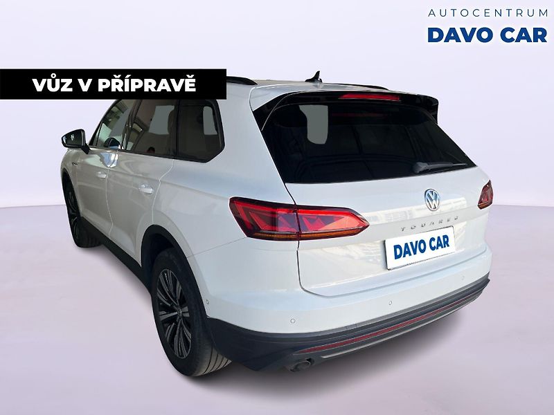 Volkswagen Touareg 3,0 TDI 170 kW Elegance Aut. - fotka 2 z 12