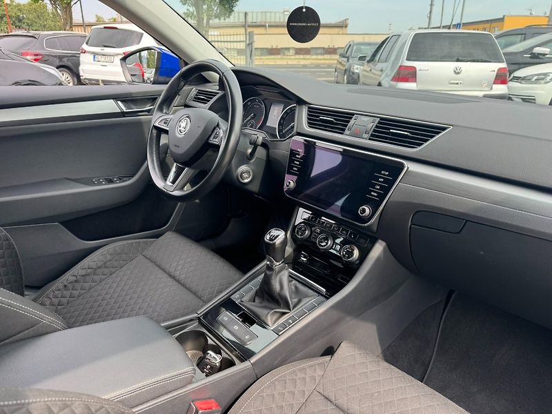 Škoda Superb (2018) 2,0 TDI 110 KW ČR 2. MAJ - fotka 42 z 50