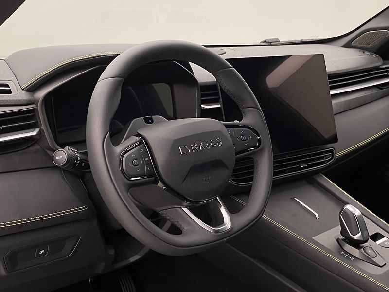 Lynk & Co 01 (2025) 01 MORE PHEV DEMO - fotka 23 z 102
