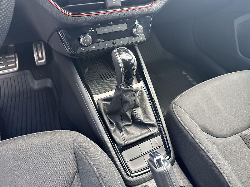 Škoda Scala (2024) 1.0 TSI 85 kW DSG Selection - fotka 24 z 31