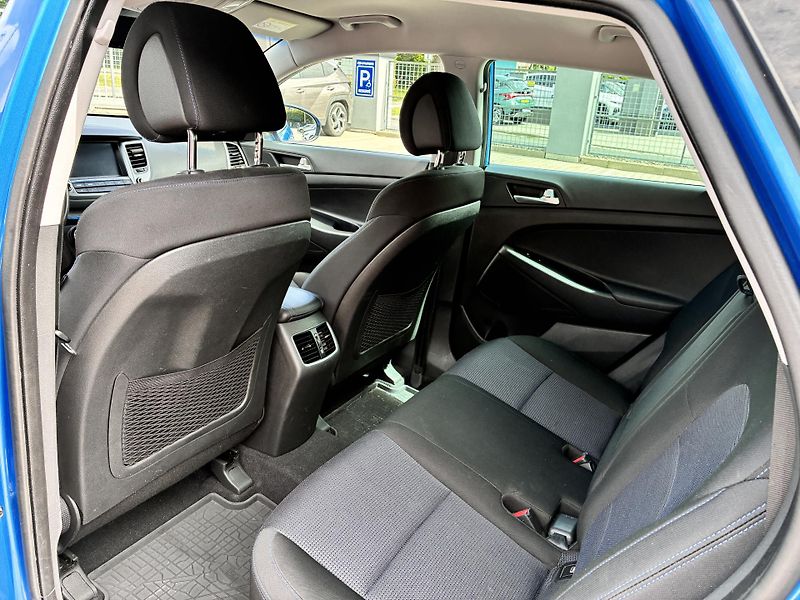 Hyundai Tucson 4x4, STYLE,TAŽNÉ,1.MAJITEL - fotka 11 z 26