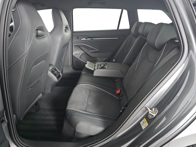 Škoda Superb (2025) 2.0TDi 142kW 4x4 SPORTLINE WEB - fotka 7 z 30