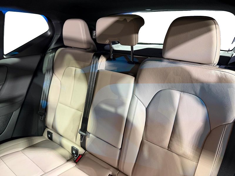 Volvo XC40 (2026)  NEW PLUS LOUNGE PAKET MY27 - fotka 9 z 9