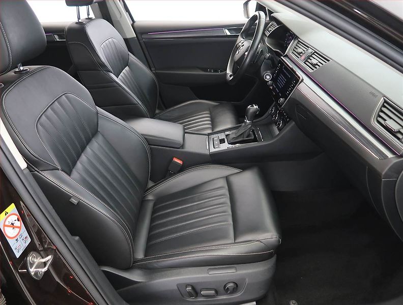 Škoda Superb (2020) Style 2.0 TDI - fotka 9 z 28