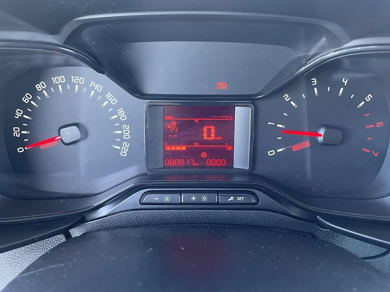 Toyota ProAce City CREWCAB ACTIVE 1.5 D-4D 75 kW - fotka 12 z 22