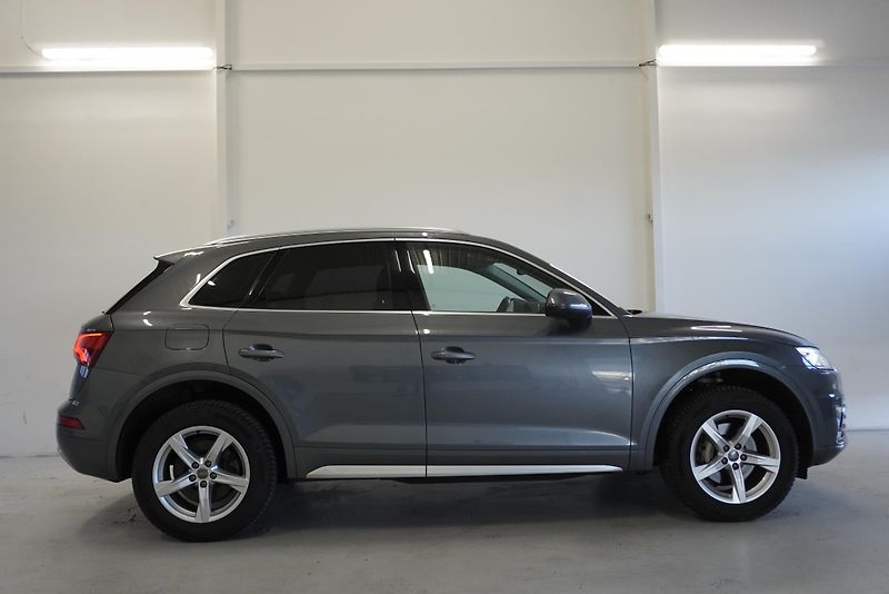 Audi Q5 2,0 40 TDI 140kW QUATTRO  - fotka 6 z 36